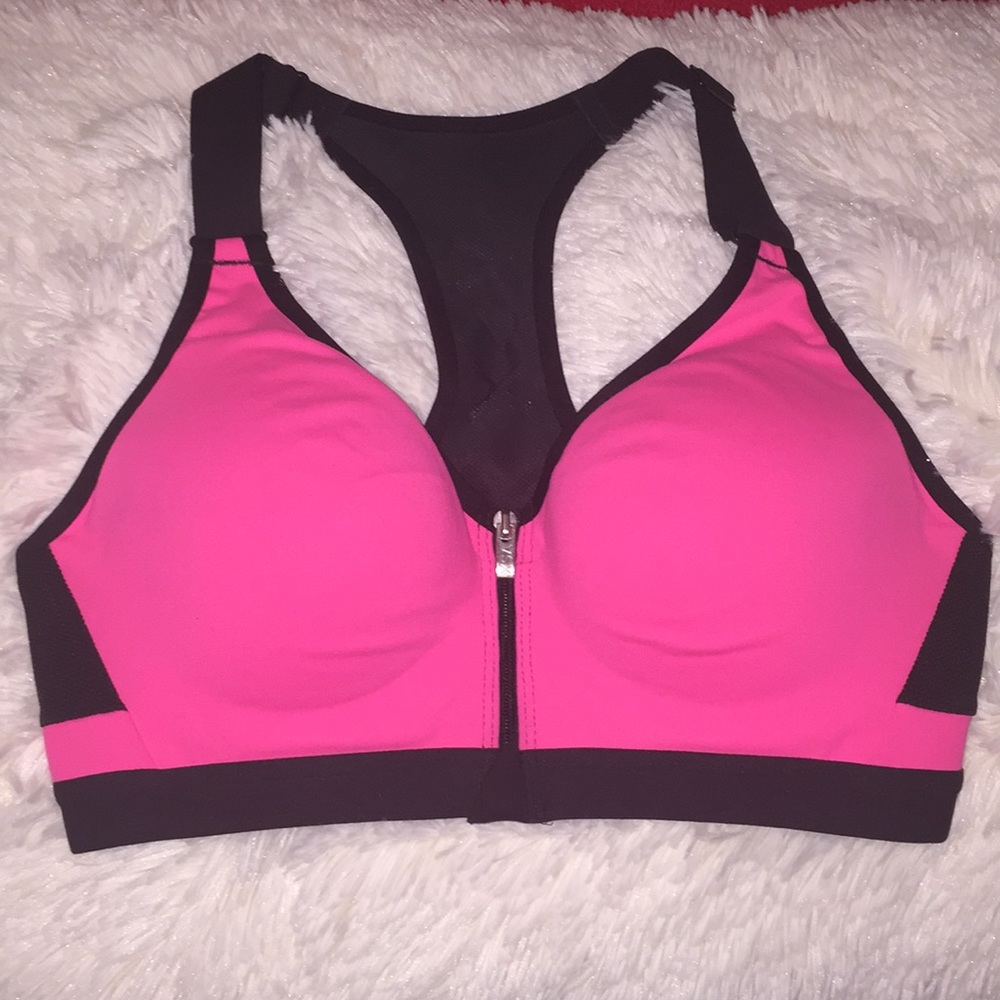 NWOT Victoria’s Secret Incredible VSX Sports Bra